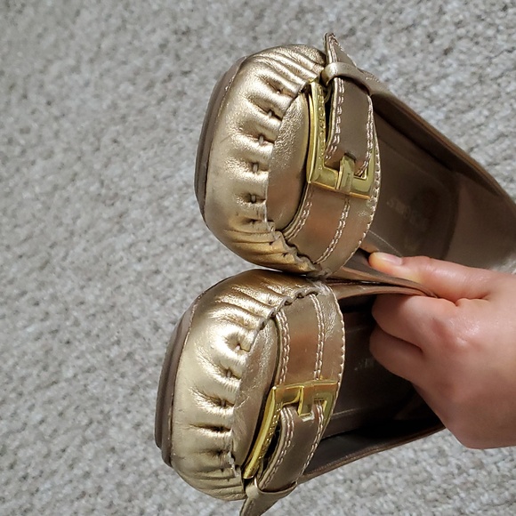 BCBGirls Gold flats - Picture 4 of 4